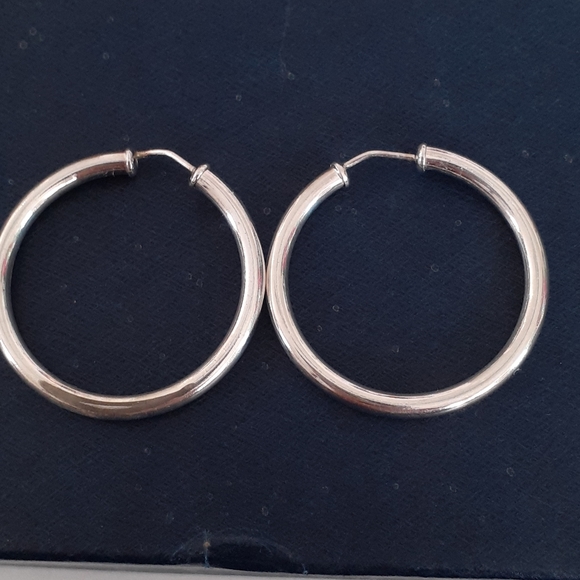 Jewelry - 925 hoops. marked 925